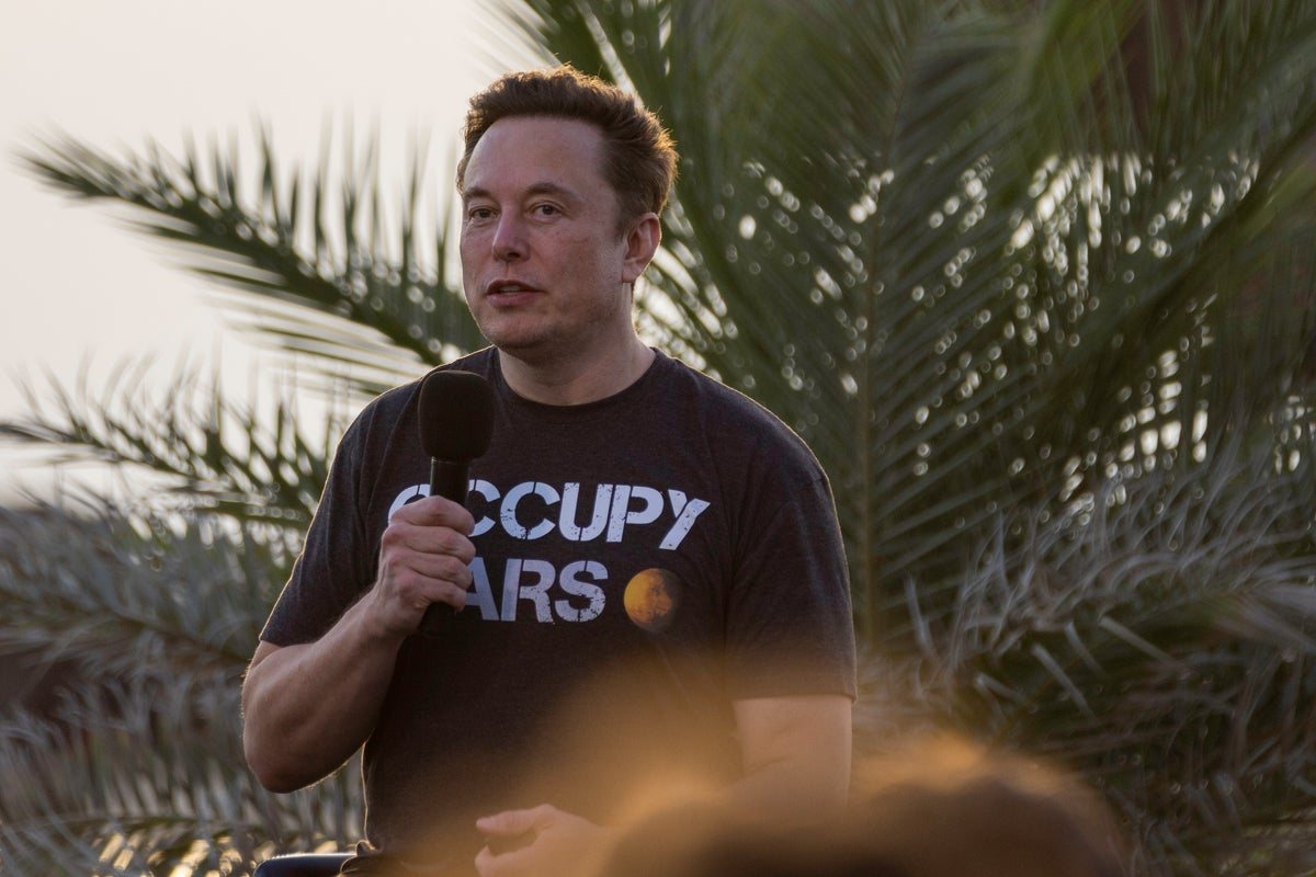 Musk accused of ordering Starlink slowdown for Ukrainian army