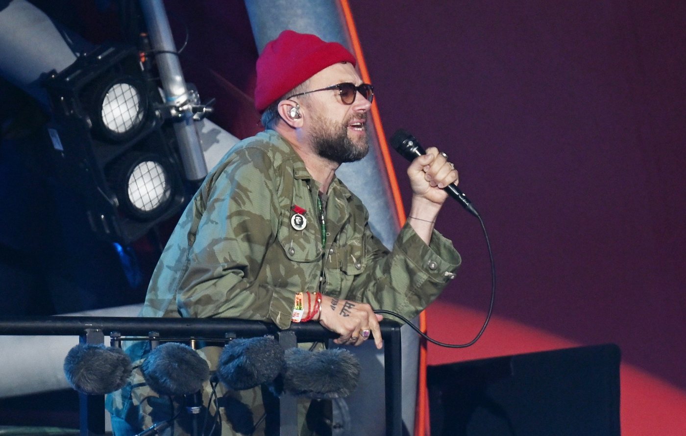 Damon Albarn raises Palestinian flag at Gorillaz US tour opener
