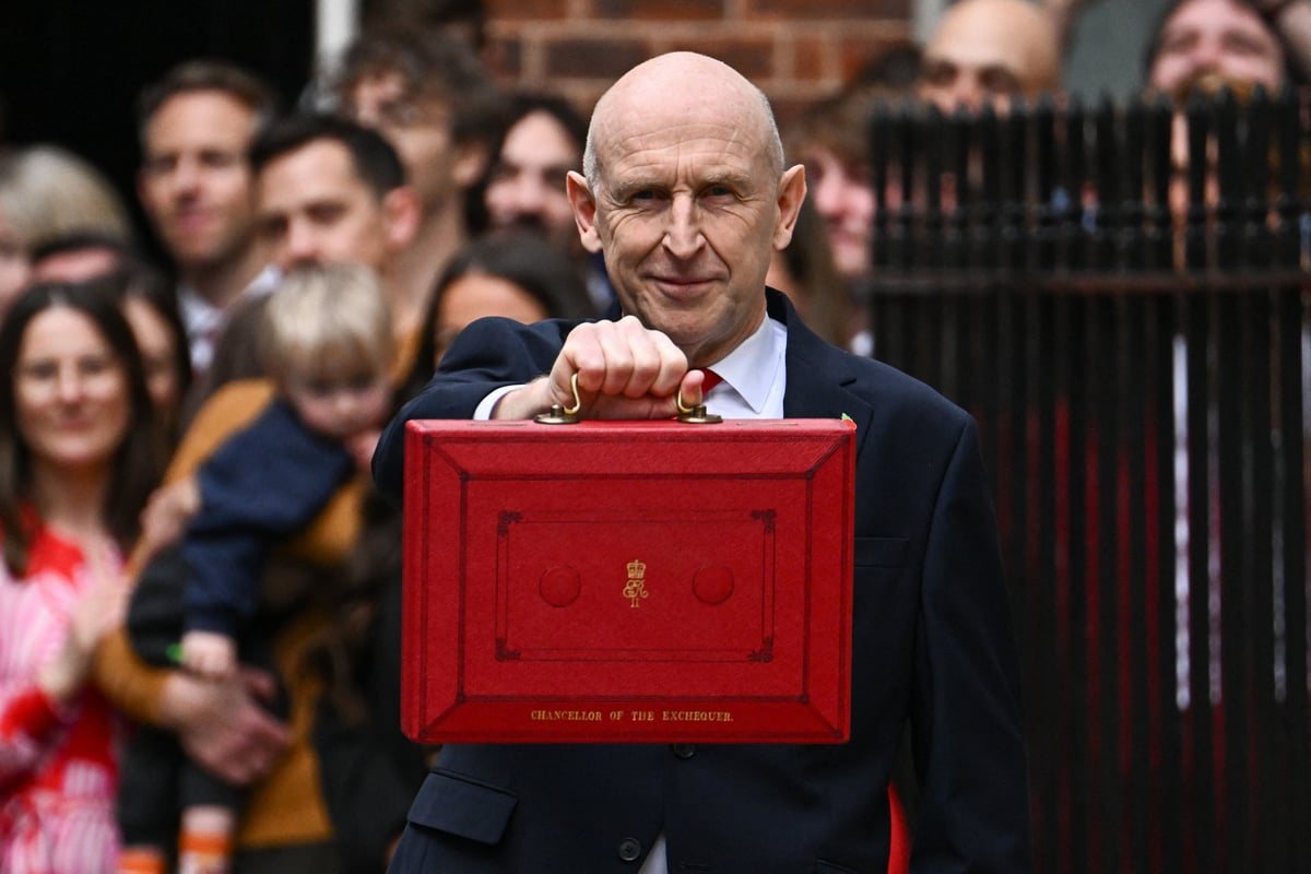 Healey raises bank and landlord taxes to fund £100 winter payments