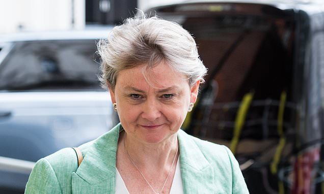 Nearly 600 NHS bosses paid more than Prime Minister, new analysis shows