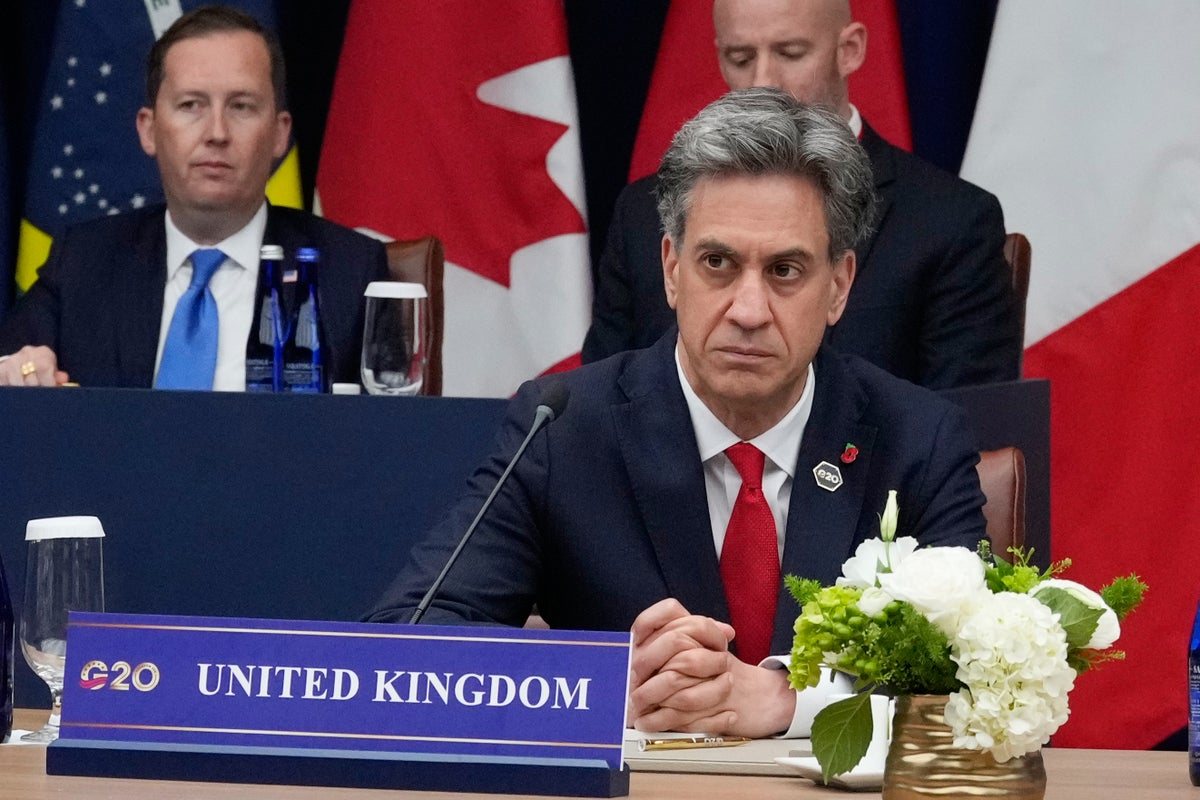 Miliband boycotts G20 photocall after refusing to pose with Russian foreign minister