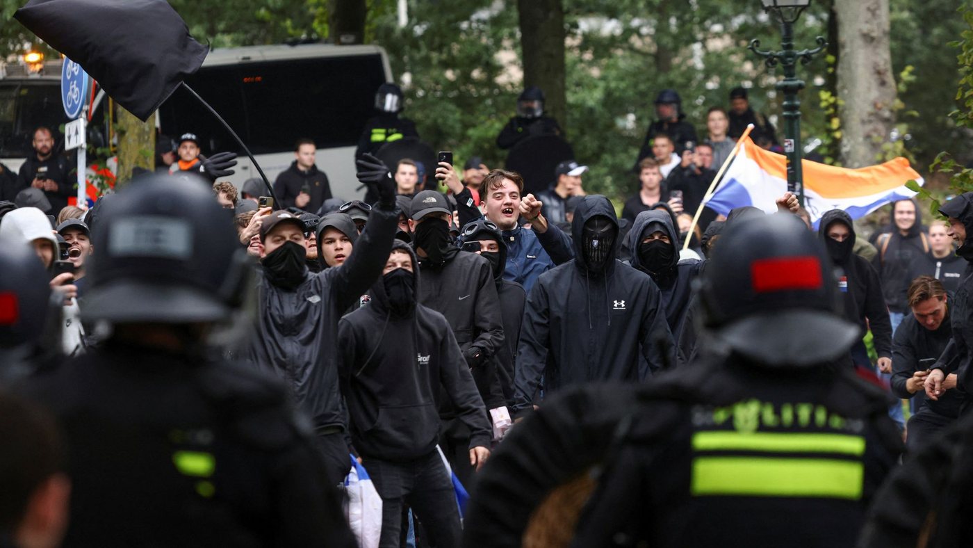 Dutch Riot Police Break Up Far-Right Protest in The Hague