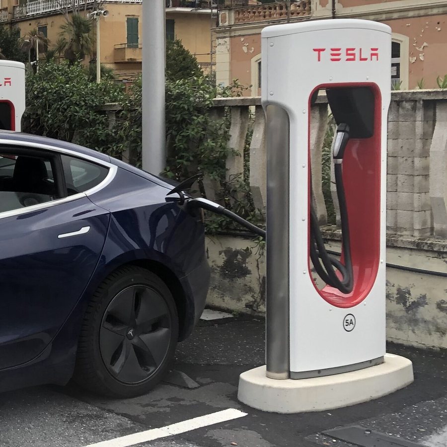 Chinese car brands shift UK strategy from EVs to hybrids and petrol