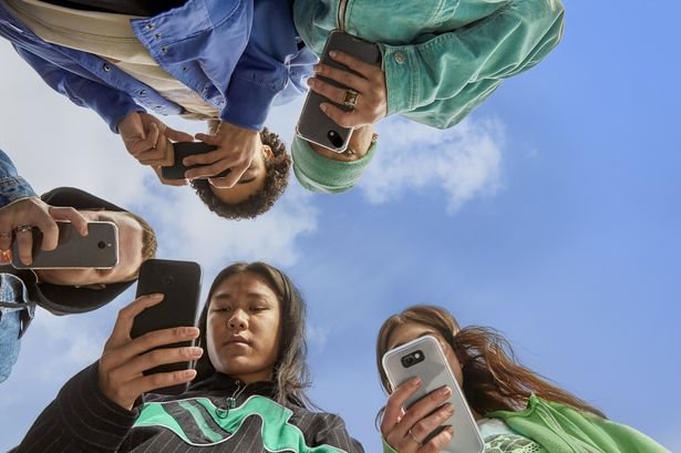 Tech Firms May Avoid UK Social Media Ban If Platforms Are Made Safe, Says Nandy