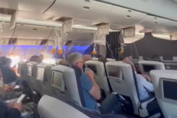 British Airways Flight to Chicago Declares Emergency After 28,000ft Descent