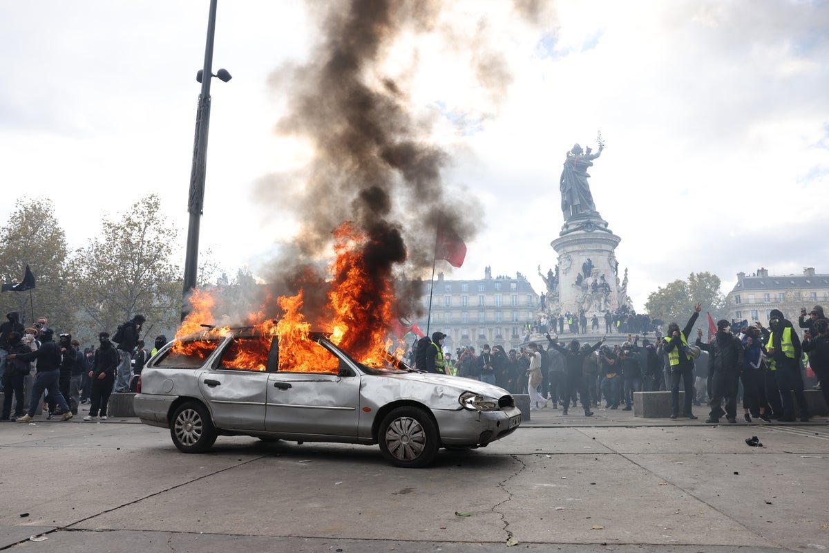 France Imposes Partial Curfews as PM Blames 'Ultra-Left' for Protest Violence