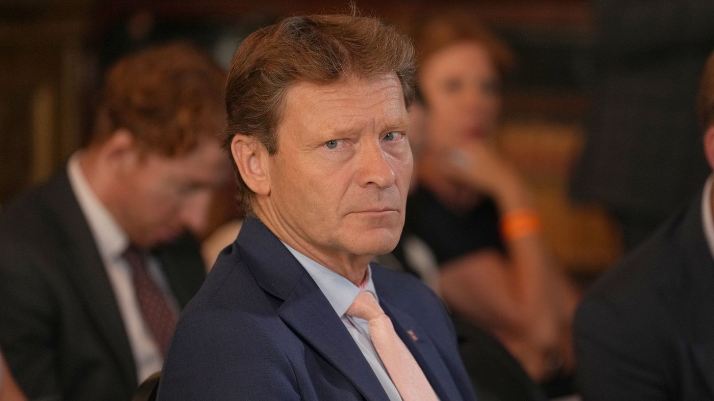 Reform UK pledges to prioritise British-born workers for social housing