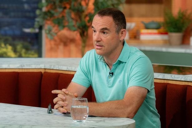 Martin Lewis issues urgent price warning for EasyJet summer flights