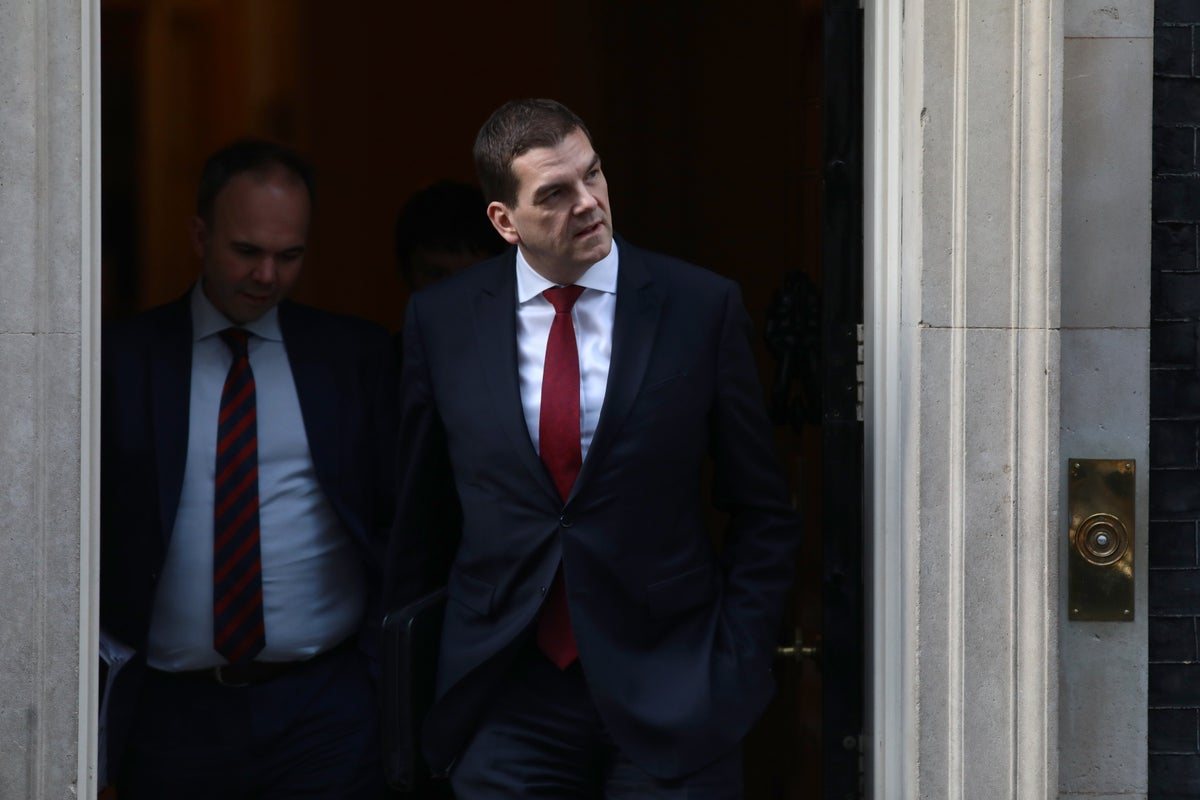 Ex-Foreign Office chief launches legal challenge over sacking in Mandelson vetting row