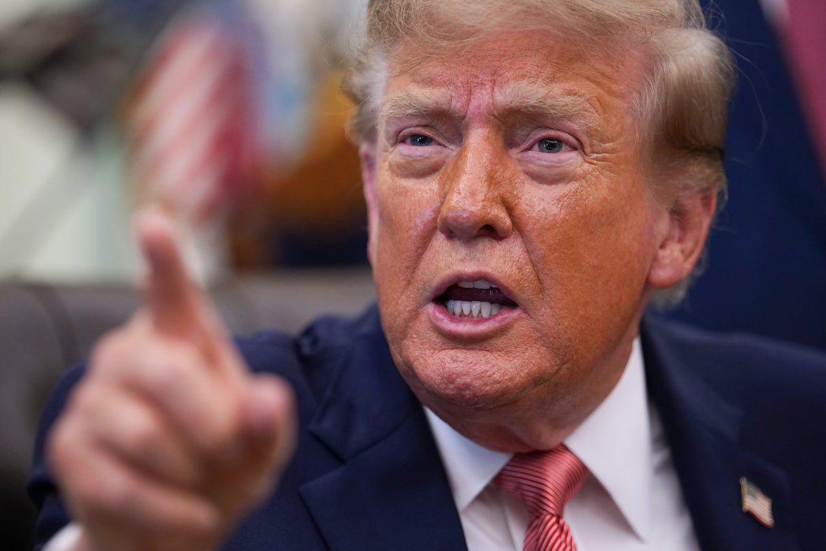 Trump Pressures Kyiv to Settle With Moscow as US Buys Russian Diesel