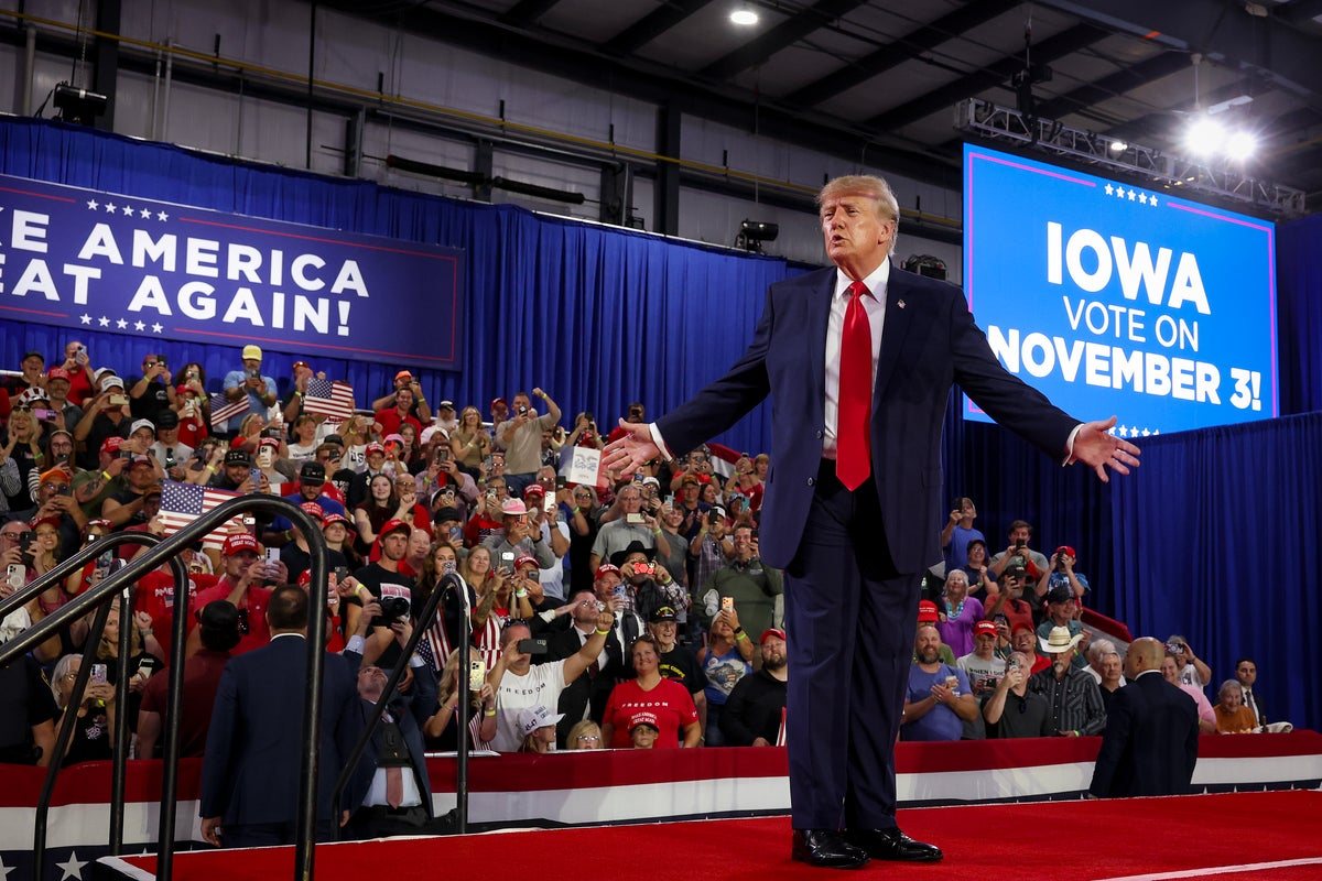 Trump reverses decision and will hold midterm rallies in Kansas and Iowa