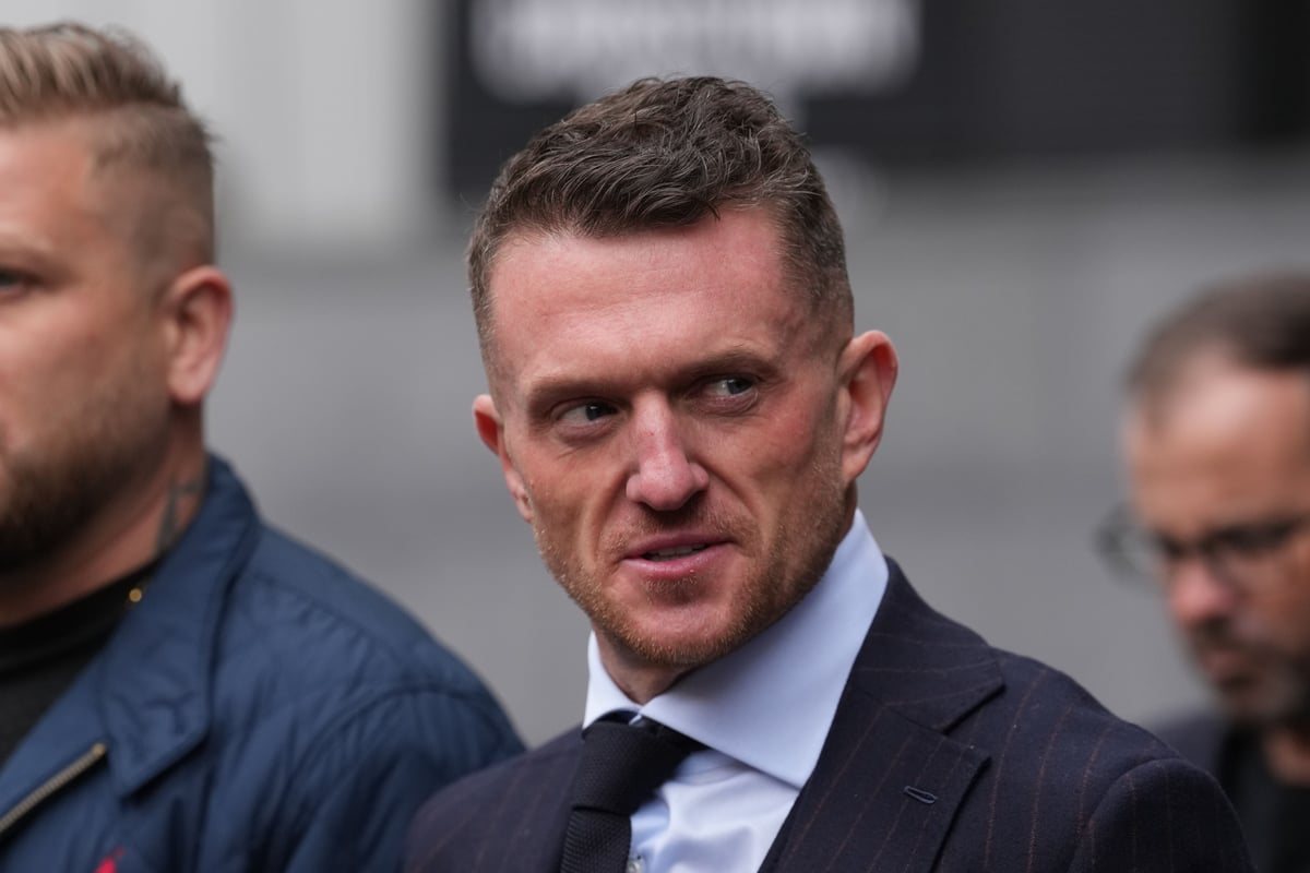 Robinson told Daily Mail editor he would make journalists' families famous, court hears