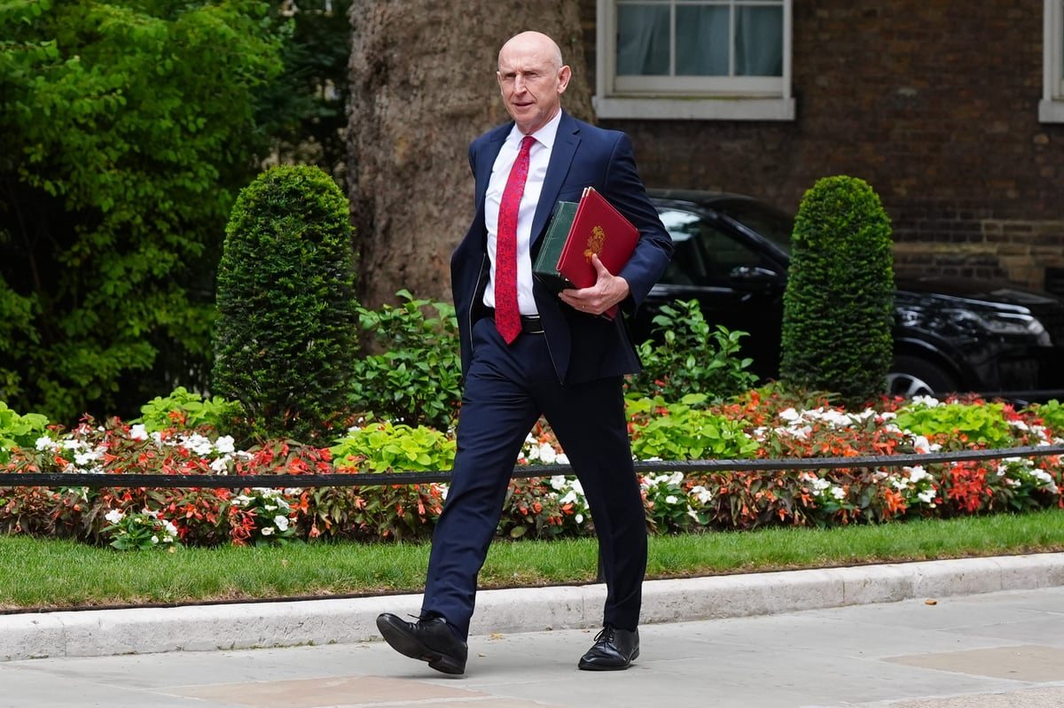 UK Borrowing Hits £18.3bn in August as Debt Costs Squeeze Budget