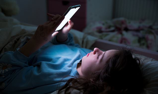 Up to 5,000 Children in UK City to Have Social Media Limited for Six Weeks in Mental Health Study