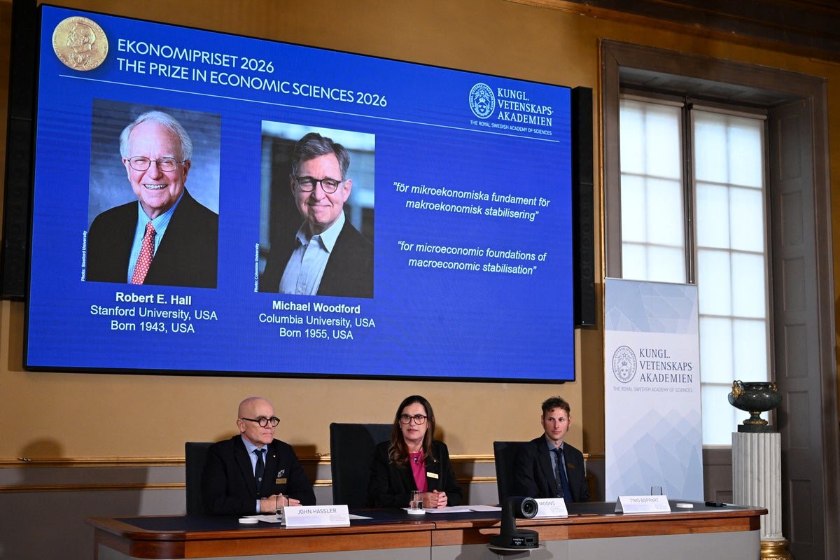 Nobel Economics Prize Goes to Hall and Woodford for New Keynesian Work