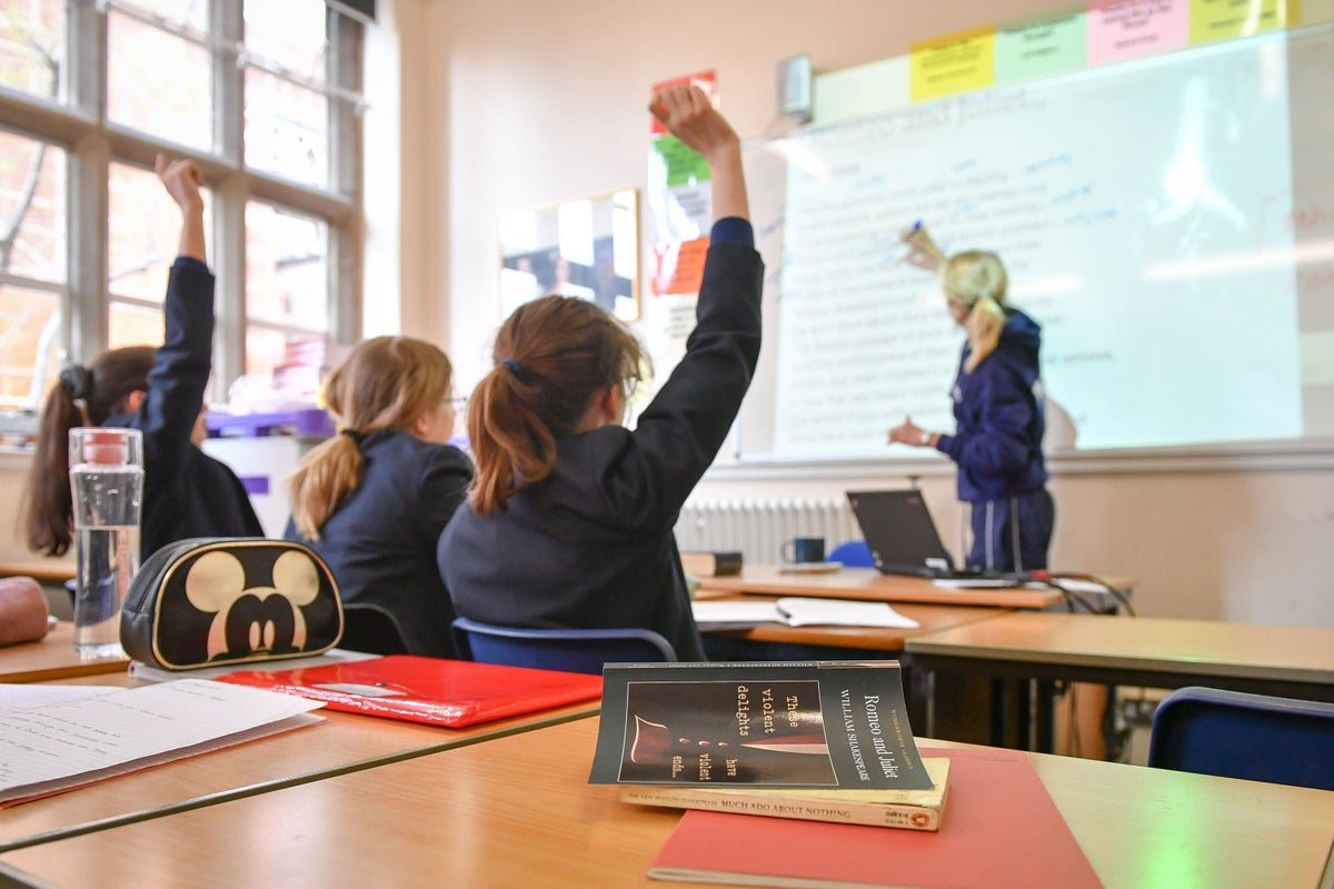 Parents face childcare 'postcode lottery' as more schools extend October half-term