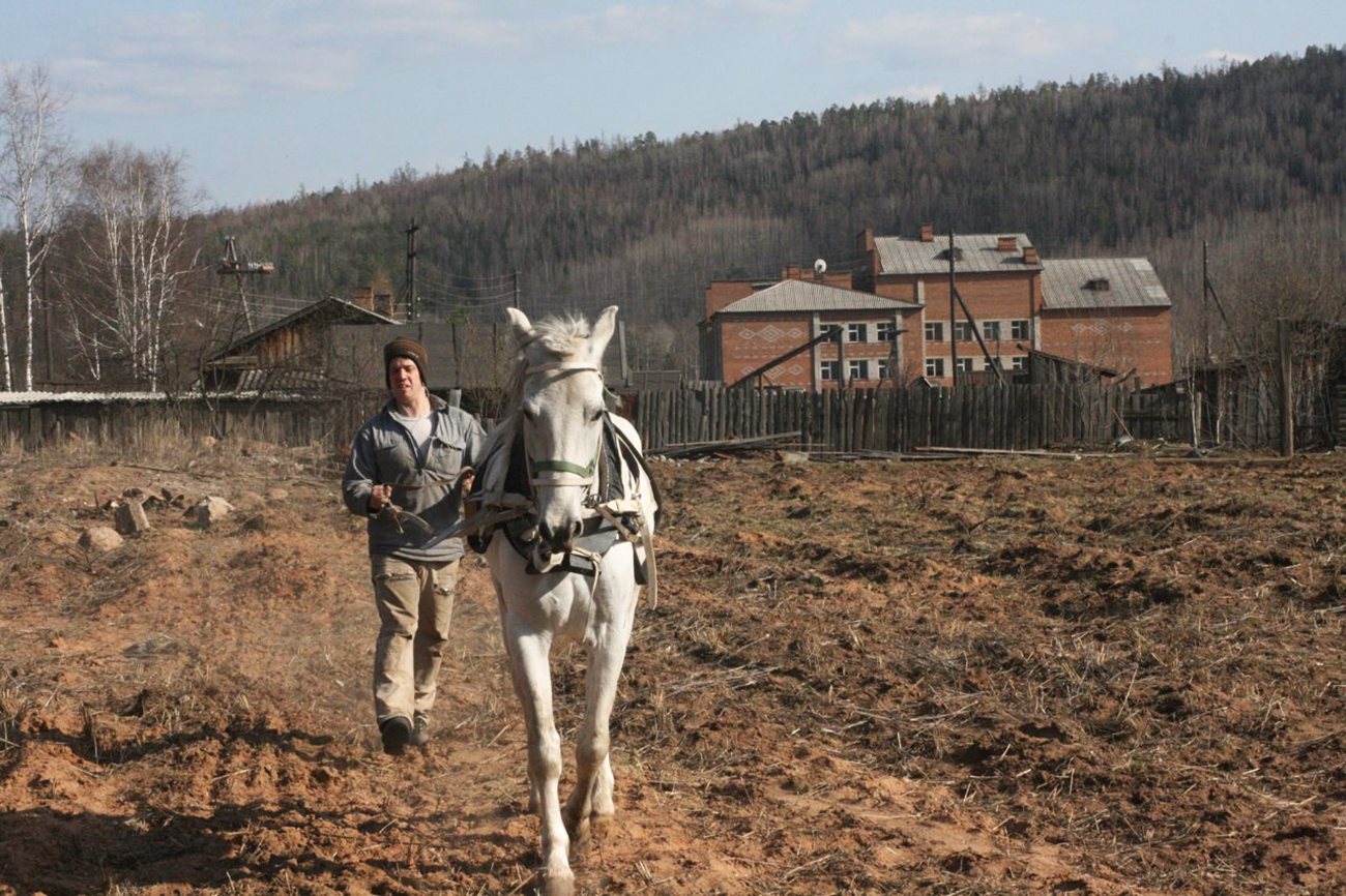 From Farm Bureaucracy to Faith: The Two Routes Behind the Walker Conflict
