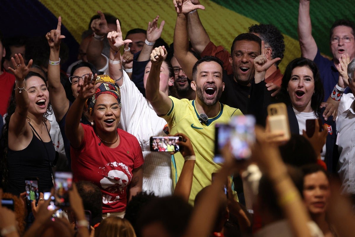 Lula wins fourth term as Brazil president in upset over Flávio Bolsonaro