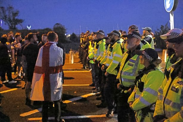 Six Arrested After Anti-Migrant Protest Clashes With Police in Gosport